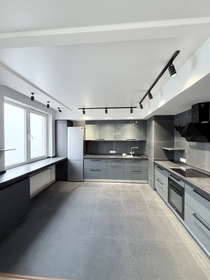 продажа трехкомнатной квартиры номер A-173978 в Киевском районе, фото номер 11